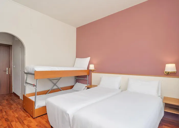 Отель Riviera 3*