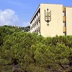 Riviera Hotel