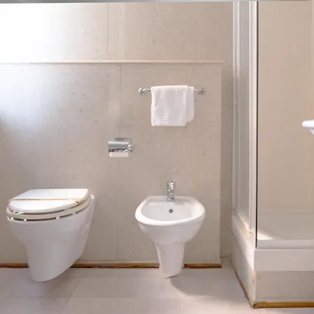 Riviera Hotell 3*