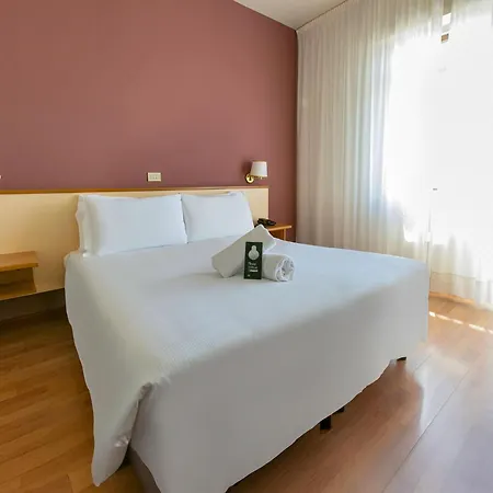 Ξενοδοχείο Riviera 3*